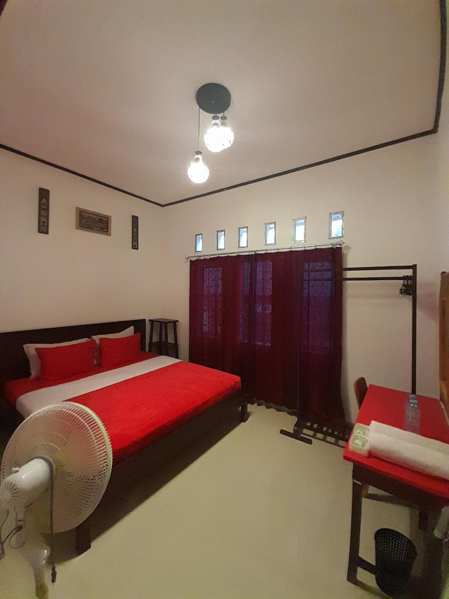 The Sanduk Homestay Rantepao Esterno foto